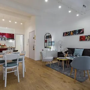  Apartment Large One Bedroom Flat In The Old Town